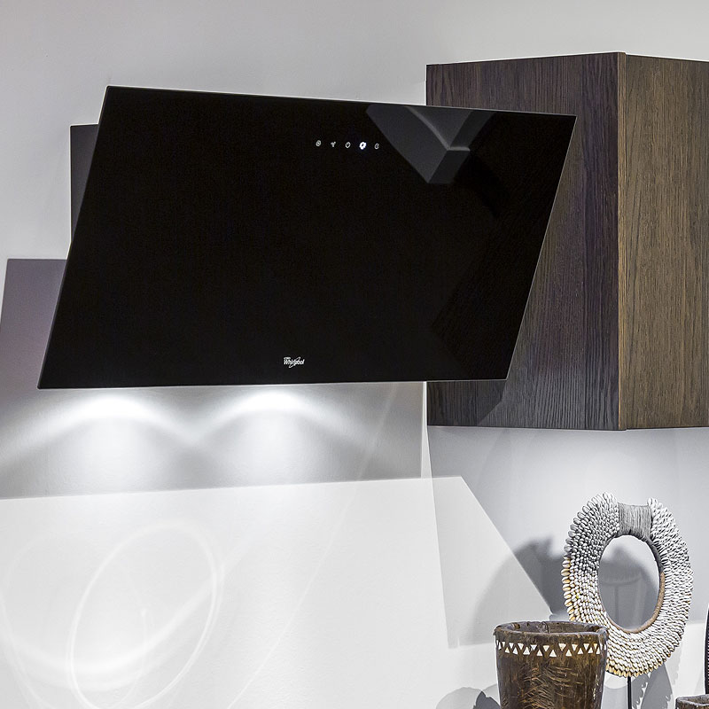 Schuine hoogglans zwarte afzuigkap