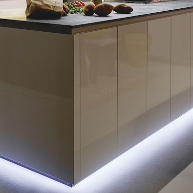 Sensor gestuurde plintverlichting