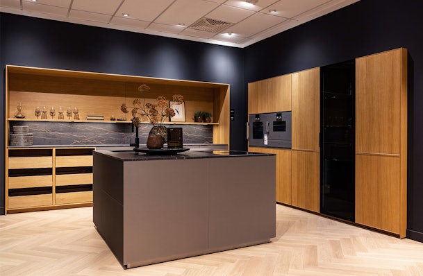 Kom onze showroom keukens en het BORA systeem live bekijken.