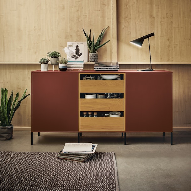 Sideboard met massief houten Engelse laden