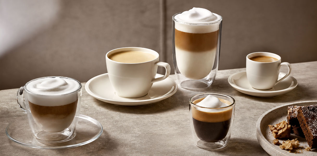 Vijf koffiespecialiteiten uit coffeeWorld gezet met een Siemens koffieautomaat die dertig favorieten bewaart