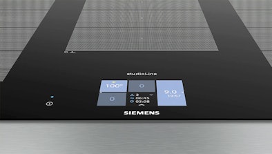 Bedieningspaneel met tiptoetsen en display op een Siemens inductie kookplaat uit de studioLine serie
