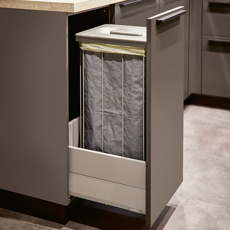 Uittrekbare kast met systeem