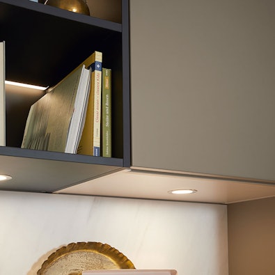 Smaakvolle bovenkastjes met werkbladverlichting