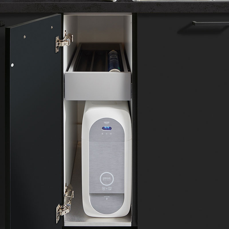 Smalle onderkast met kokend water reservoir