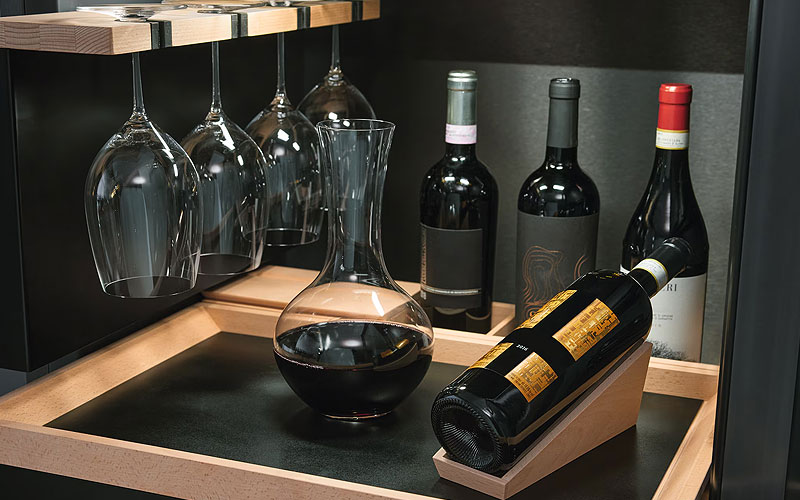 Miele wijnklimaatkast met SommelierSet accessoires voor luxe wijnpresentatie en professionele service