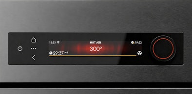 Ovendisplay met een ingestelde temperatuur van 300 graden en de resterende bereidingstijd