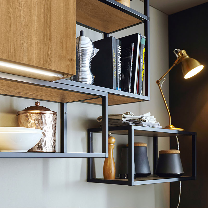 Speelse industriële bovenkastjes