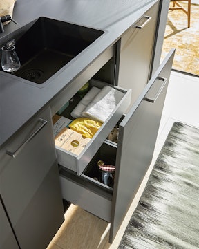 Spoel-onderkast systeem.