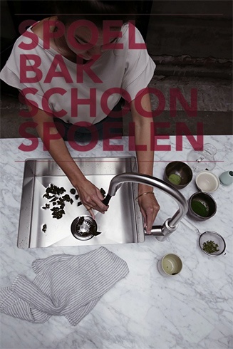 Spoelbak schoonspoelen