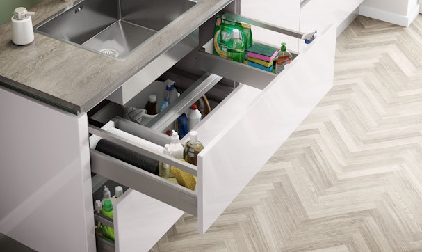 Een spoelbaklade zorgt voor een opgeruimd aanrecht.