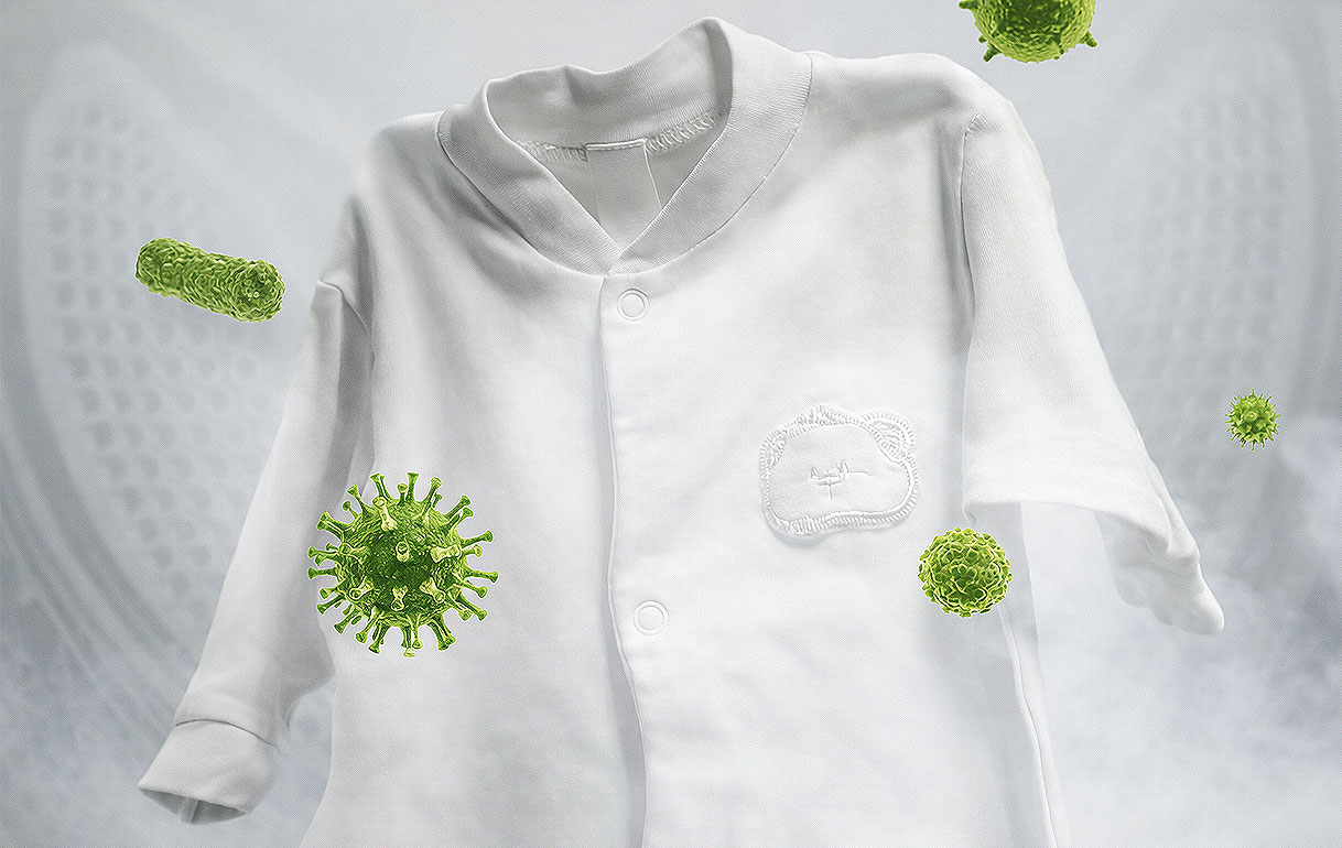 Wit overhemd omringd door allergenen en bacteriën die door de Steam+ stoomfunctie worden verwijderd