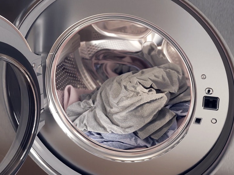 Steam Refresh: je kleding opfrissen met stoom zonder te wassen.