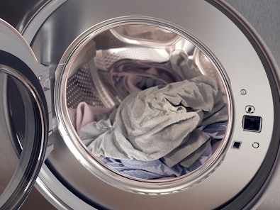 Steam Refresh: je kleding opfrissen met stoom zonder te wassen.