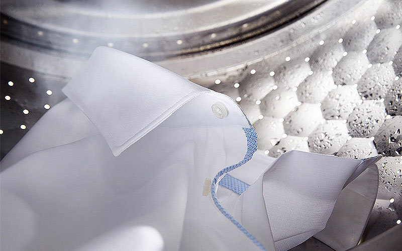 Miele wasmachine met SteamCare stoomfunctie die kreuken vermindert en kleding verfrist