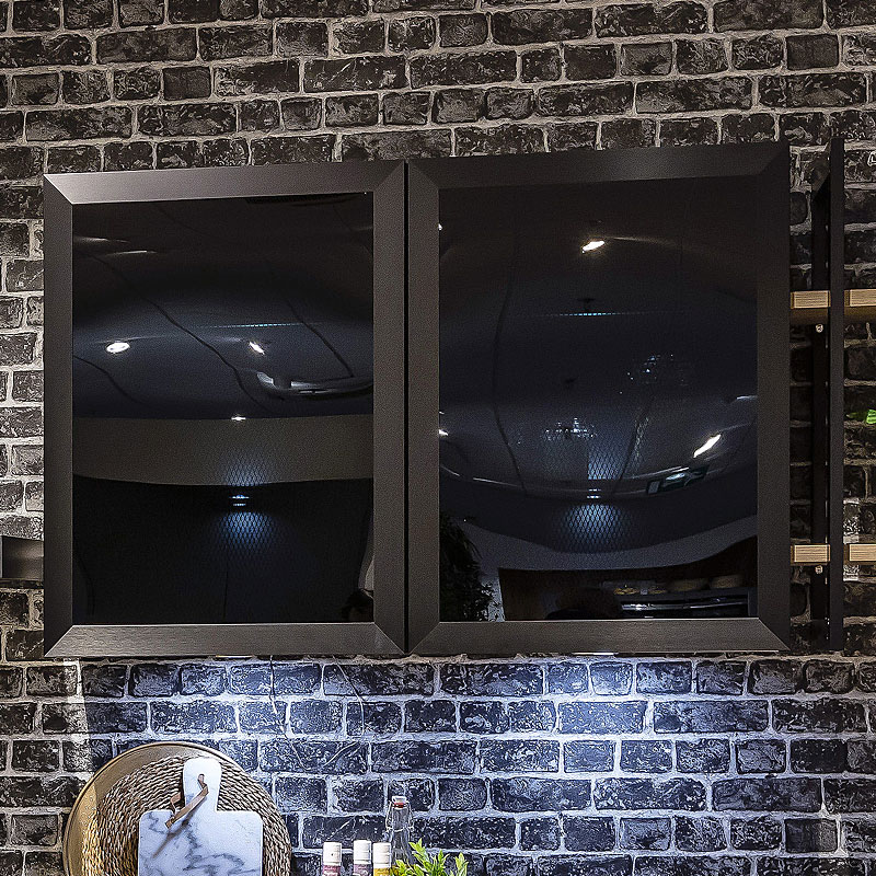 Stoere stalen Bovenkastjes