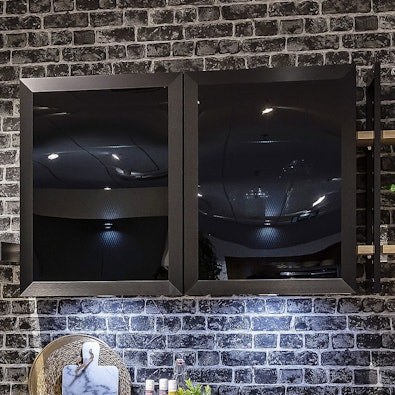 Stoere stalen Bovenkastjes