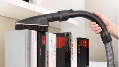 Stofborstel stofzuiger met zachte haren voor voorzichtige reiniging van boeken en fragiele voorwerpe