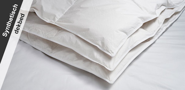 Wit synthetisch dekbed met doorgestikte vakken