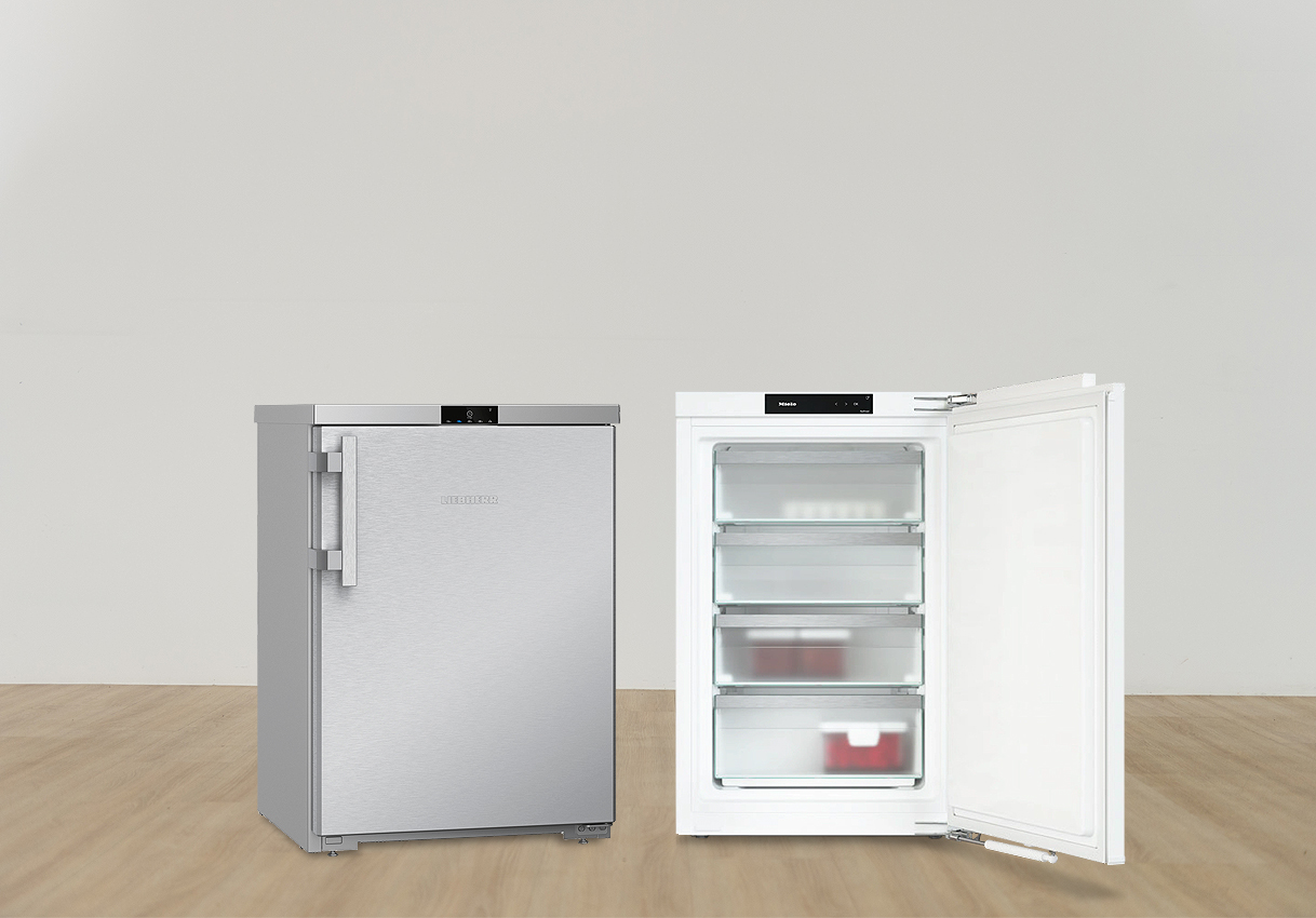 Tafelmodel vriezer met compacte inhoud en drie overzichtelijke lades.