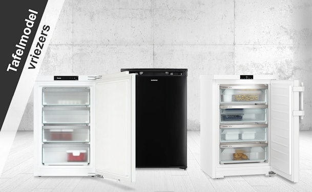 Tafelmodel vriezers in verschillende uitvoeringen, inclusief open modellen met zichtbare lades.