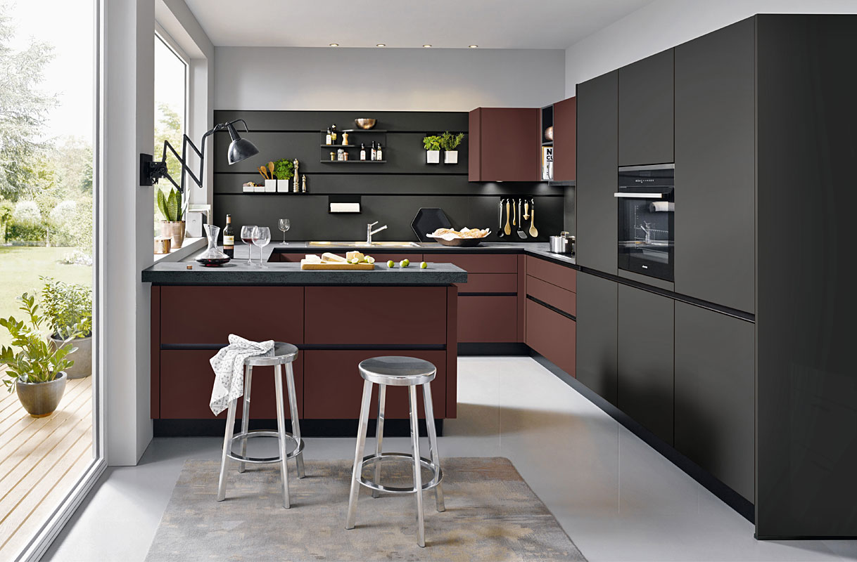 U-vormige keuken met bar