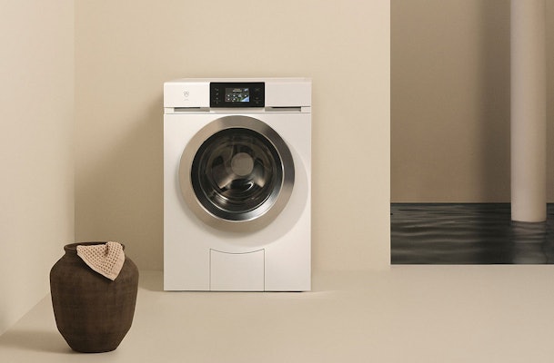 V-ZUG AdoraWash V6000 wasmachine met 8 kg capaciteit, AutoDose-systeem en luxe ChromeClass-deur