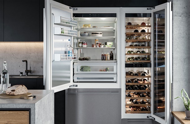 V-ZUG Supreme Line koelkast en wijnkoeler met luxe materialen, ClimateControl en flexibele indeling voor optimale voedselbewaring.