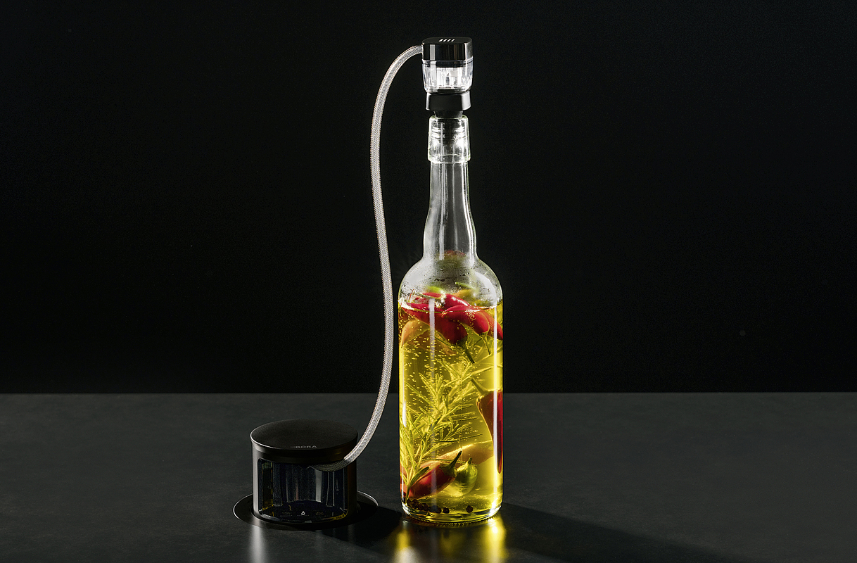 Een vacumeerafdichting maakt vloeistoffen langer houdbaar.