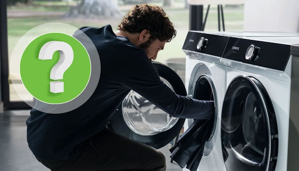 Man bij Siemens wasmachine met vraagteken voor veelgestelde vragen