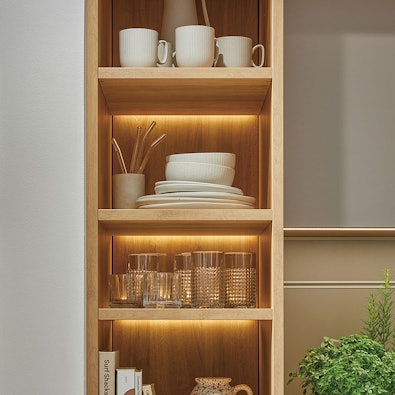 Verlichte open schappen