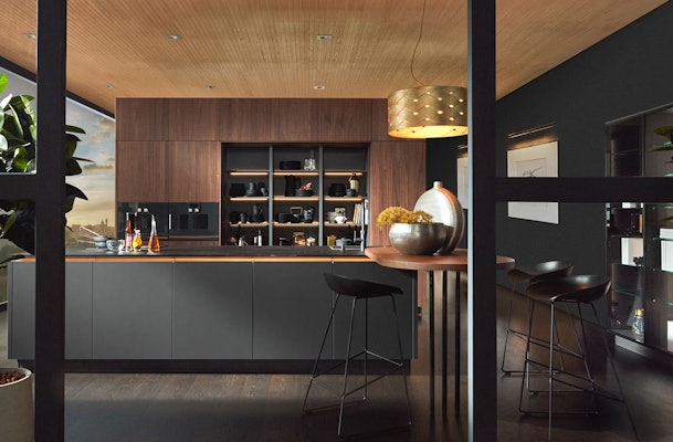 Verlichting in een luxe keuken.