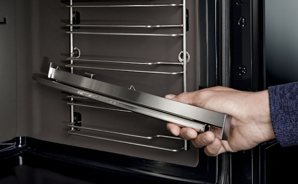 Dankzij het eenvoudige montagesysteem kan je de telescopische rails op elke hoogte aanbrengen.