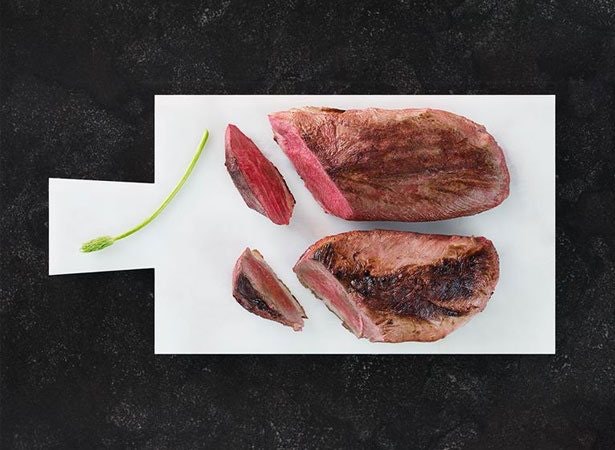 Het verschil van vlees uit een stoomoven en een reguliere oven