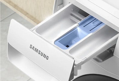 De zelfreinigende wasmiddellade verwijdert wasmiddelresten automatisch.