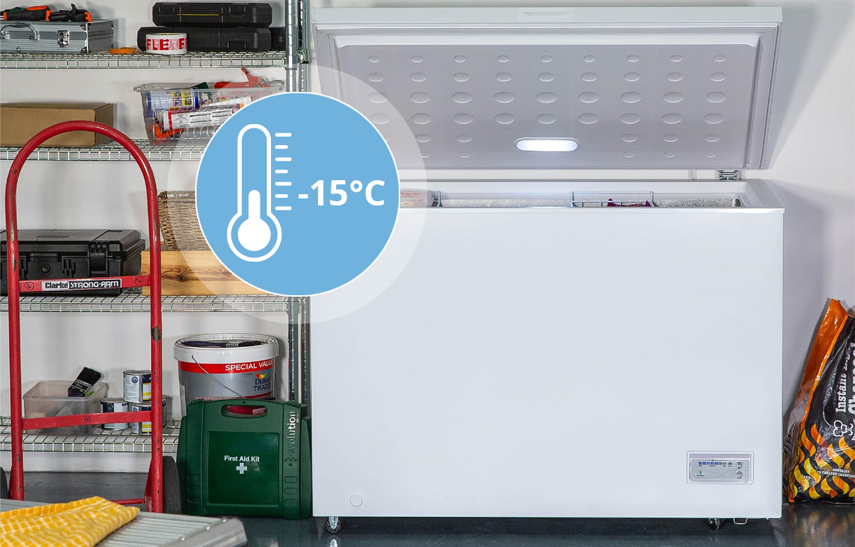 Open vrieskist in een schuur, geschikt voor omgevingstemperaturen tot min 15 °C