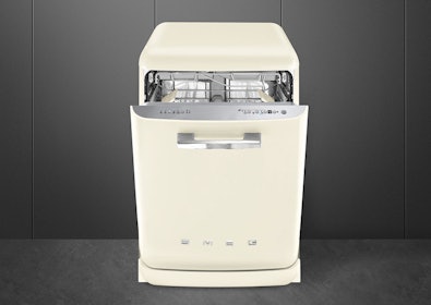 Vijstaande retro vaatwasser van Smeg