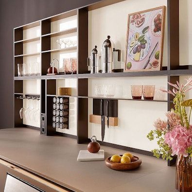 Wandopstelling met frame nisproduct