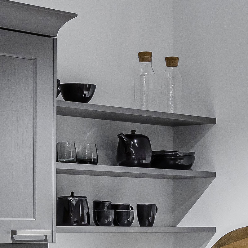 Wandplanken in de hoek van de keukenopstelling