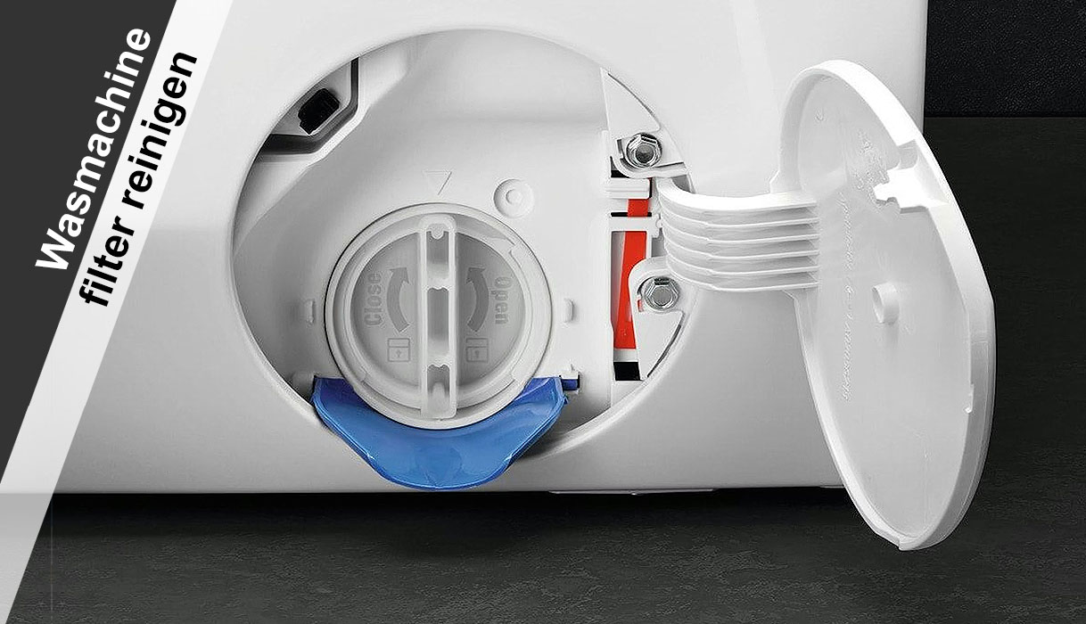 Open wasmachine filter met zichtbaar pluizenfilter en afvoerslang