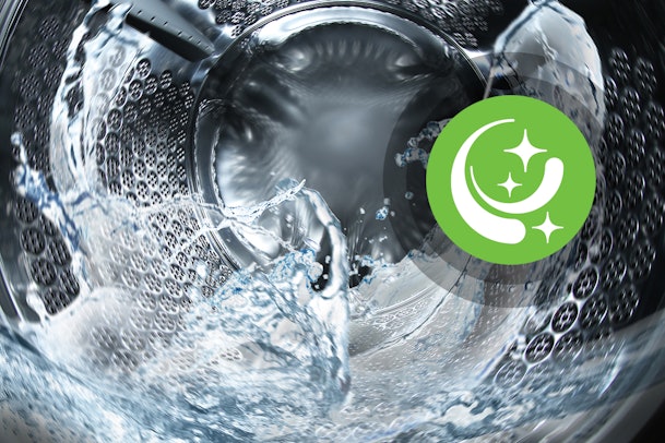 Wasmachine met trommel reiniging programma voor automatisch schoonmaken.