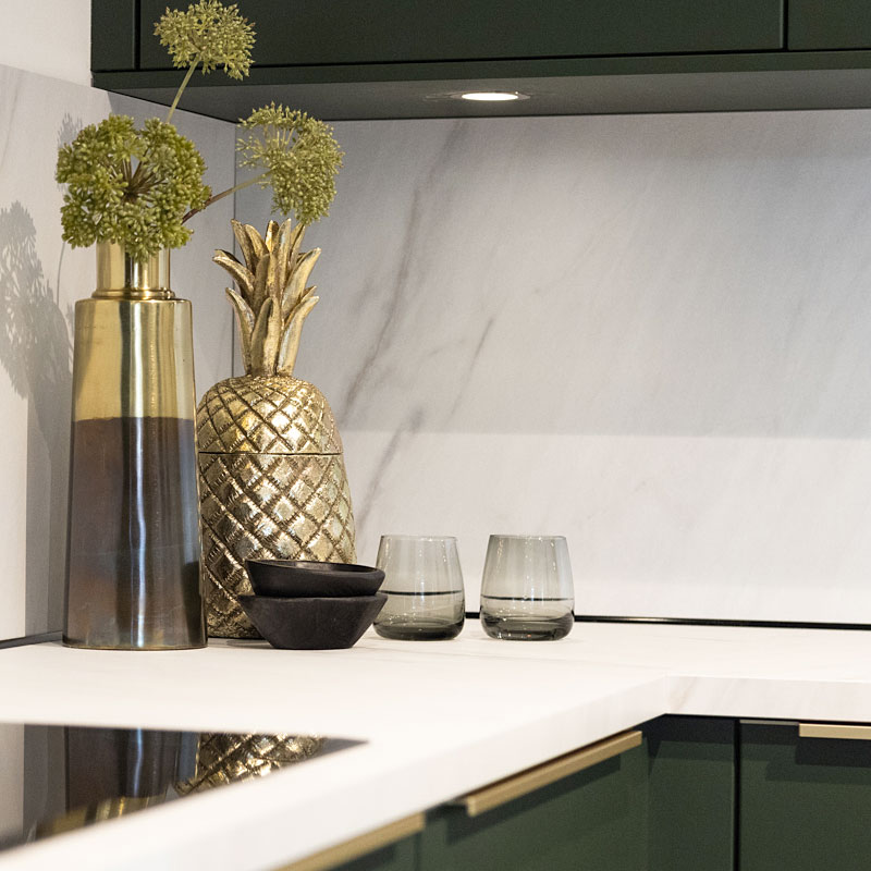 Werkblad en achterwand in keramiek