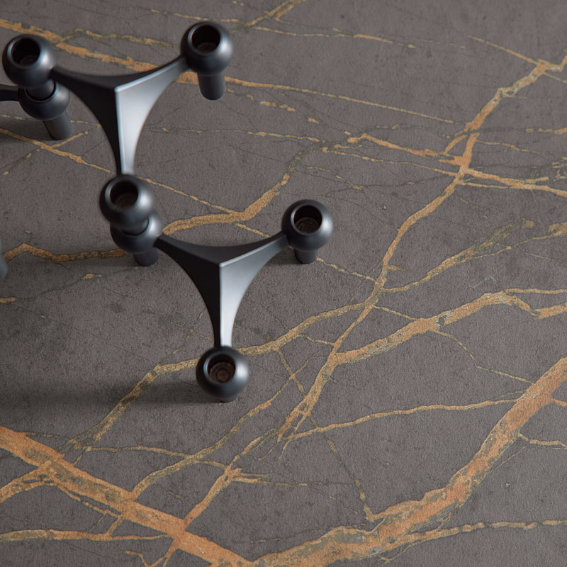 Werkblad met marmerlook en koperen adering.