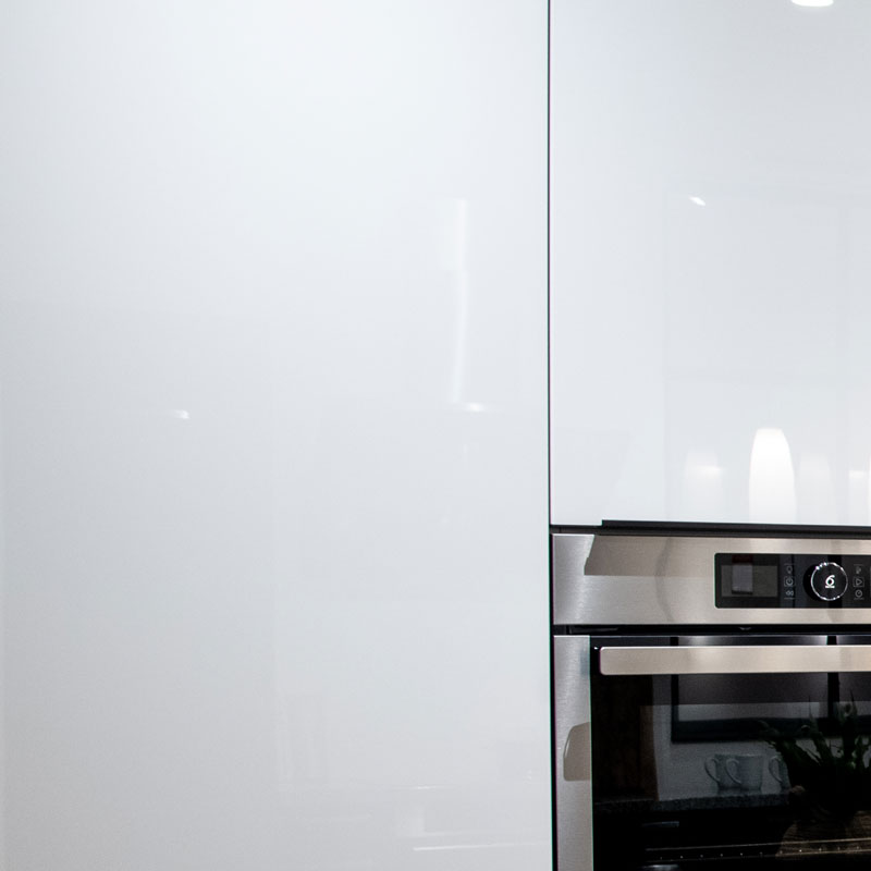 Witte fronten van organisch glas