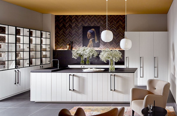 Witte landelijke keuken.