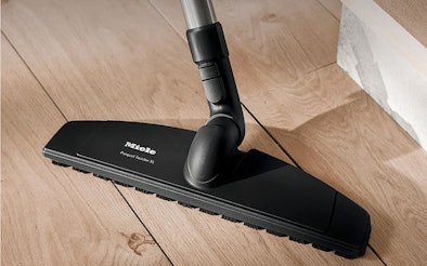 Miele Parquet Twister XL parketborstel met zachte natuurharen op massief houten vloer - krasvrije parketreiniging