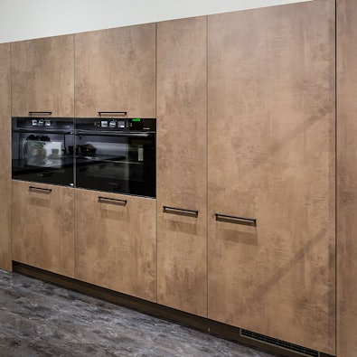 Zeer ruime kastenwand