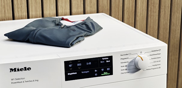 Miele wasmachine met één kledingstuk klaar voor wassen met SingleWash