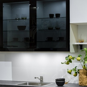 Keukenkastje met zwart glas