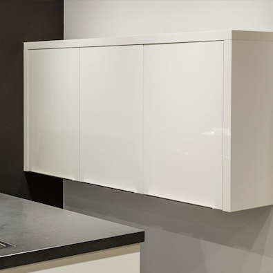 Zwevende hoogglans kast